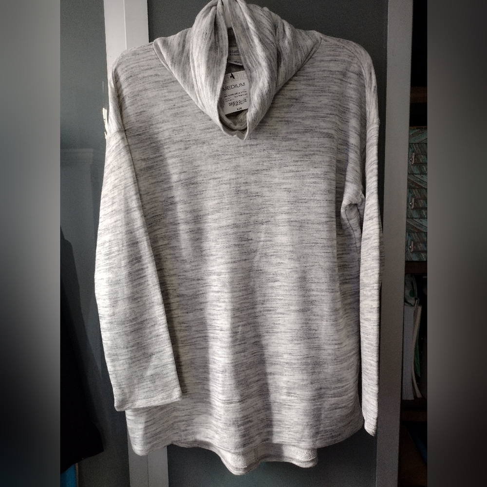 Liz Claiborne Weekend Light Heather Gray Long Sleeve Cowl Neck Tunic